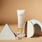 کرم ضدآفتاب +SPF50 بی رنگ مناسب انواع پوست لدورا کر ۸۰ میلی لیتر - تصویر 3